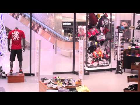 DJ Fanatic - Keep Debiting feat. Tumi & Reason (Behind the Scenes)