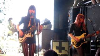 Dum Dum Girls - Wrong Feels Right (Live @ Flex, Wien, 2011.04.13.)