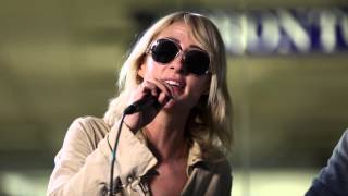 Metric performs acoustic version of "Breathing Underwater"