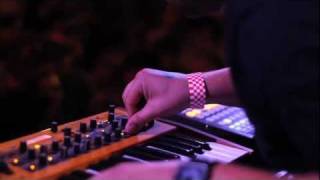 Com Truise LIVE Video - Official