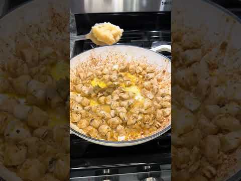 Cheesy Garlic Parmesan Chicken Spaghetti!! One of my favorites! #short #shorts #cookingwithkatiezyyy