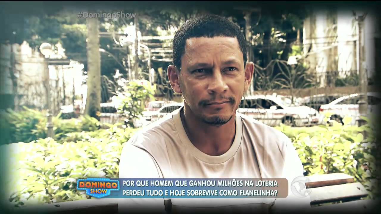 Homem que ganhou R$ 30 milhões na loteria hoje sobrevive como flanelinha