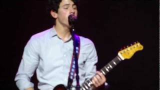 Nick Jonas And The Administration Tour Dvd - While The World Is Spinning
