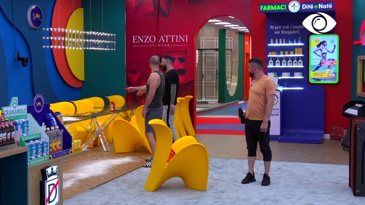 Kristi qesh kur sheh emrin e tij të shkruar me ketchup