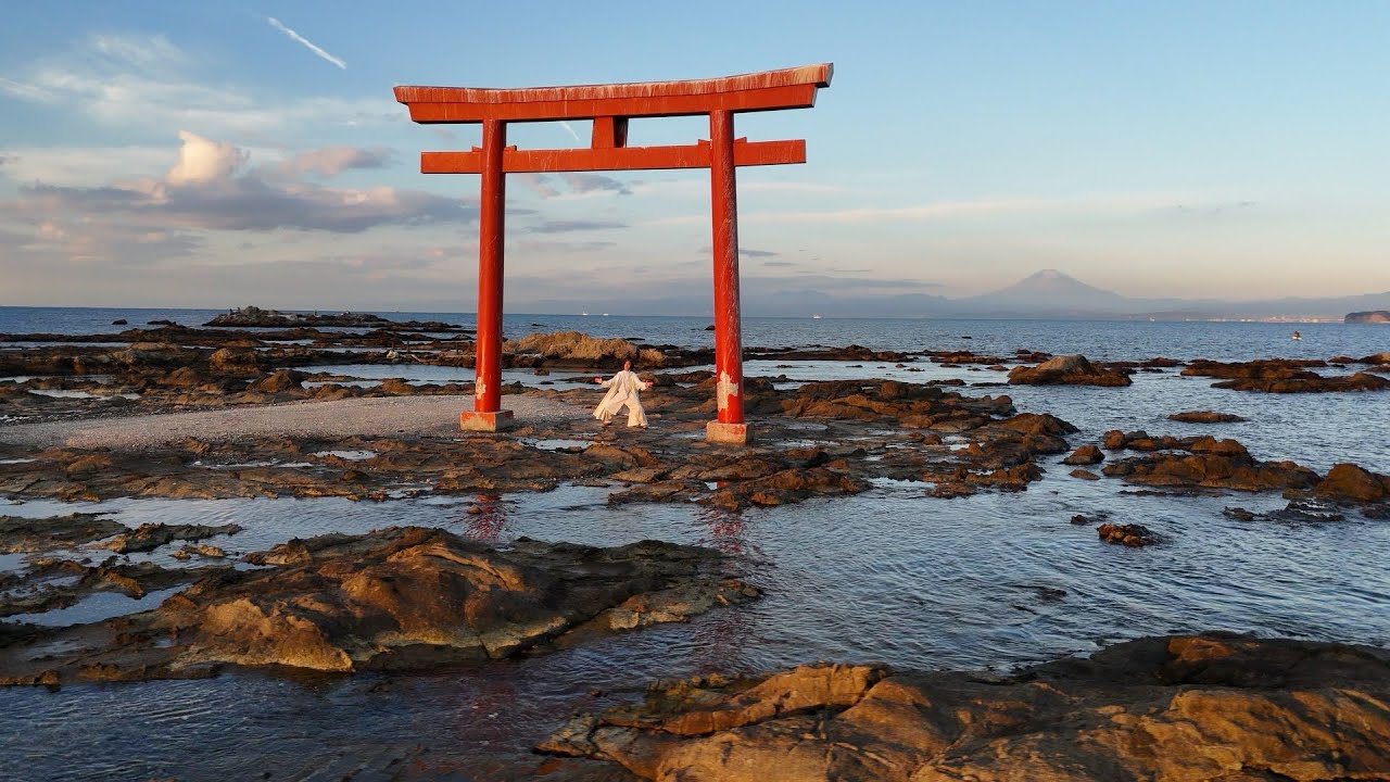 St.Adamare / 銀河の愛 Galaxy of Love - Official Music Video ( Best experienced in 4K )