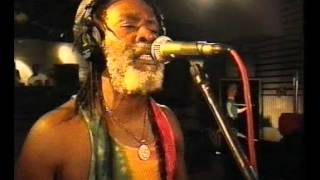 Burning Spear - 2 Meter Sessies (Studio Live) - 02 Slavery Days.mpg(Posted by Da-Haille)