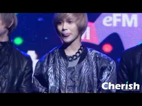 [Fancam] Taemin lick his lip 101204