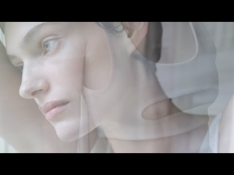 THE HANDKISS a Shortfilm by Michael Dürr , starring : Greta Elisa Hofer