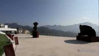 preview picture of video 'Memoriae - Igor Mitoraj all'Auditorium Oscar NIemeyer di Ravello'