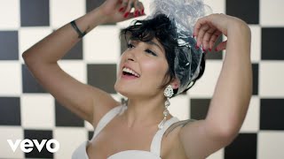 Melek Mosso - Sarıla Sarıla