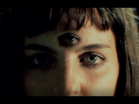 Ando buscando - Vale Acevedo ♫ (Video Oficial)