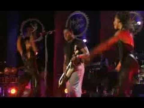 Earth, Wind & Fire (14/19) -  Mo's solo