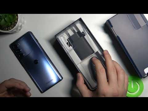 Has the Motorola Moto G200 a Headphones Adapter in the box? EU Distribution