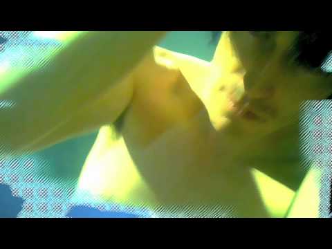 Video thumbnail for Everybody Wants To Rule The World