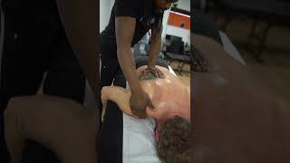 Super deep tissue back massage 😱🔥 #asmr #chiropractor #massage #shorts #deeptissue