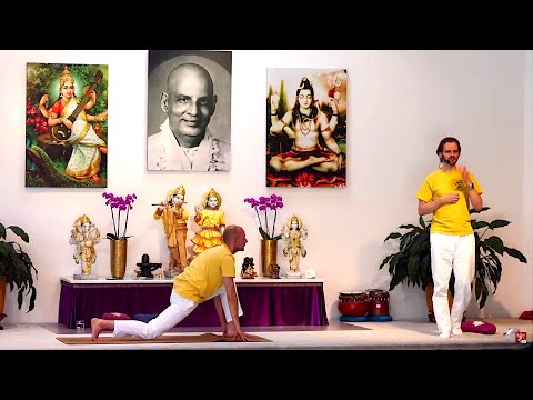 Mittelstufe Yoga Vidya Grundreihe: "Meditatives Halten" mit Ishwara 16:15 Uhr 02.09.2020