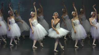 SWAN LAKE ACT 4 MARGARITA FERNANDES ANTONIO CASALINHO aged 15 & 17.  PRODUCTION MAINA GIELGUD