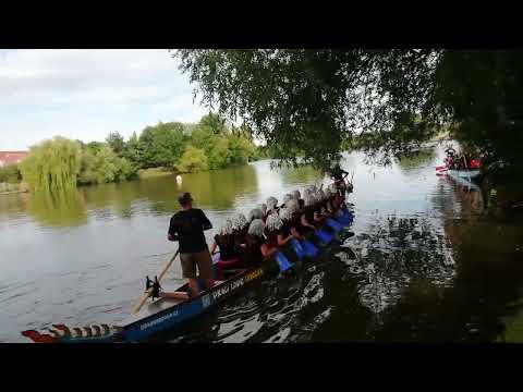 Dračí lodě v Telči prolila bouřka