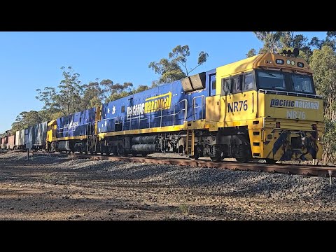 3PM6 PN up "Linfox Express #2" (NR76, NR26), Perth to Melbourne, 1855, 17/1/25, Deep Lead VIC