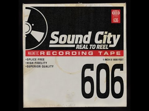 Alain Johannes, Dave Grohl, Joshua Homme - A Trick With No Sleeve