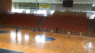 preview picture of video 'ZŠ Energetikov Halový turnaj vo futbale 4. ročníka City aréna Prievidz 2011'