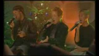 Overground - Driving home for christmas (live on viva)