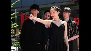 綾瀬はるか、クラシックオープンカーで銀座疾走　主演映画「リボルバー・リリー」完成報告会出席、灼熱の都心でのサプライズに沿道ヒートアップ　[24/24]