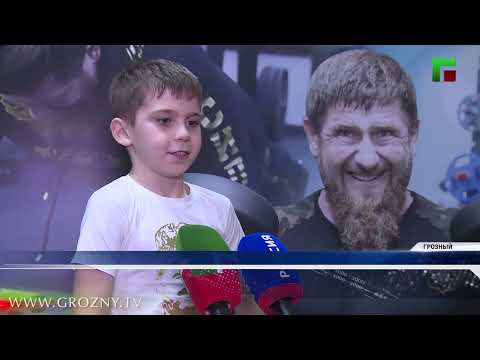 8-летний мальчик из Чеченской Республики установил два мировых рекорда по отжиманиям от пола