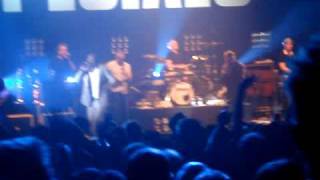 Specials longshot kick de bucket