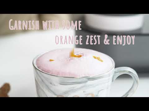 It's really happy to drink a cup of sweet beet latte in such cold weither.