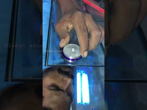 Glass and metal glue