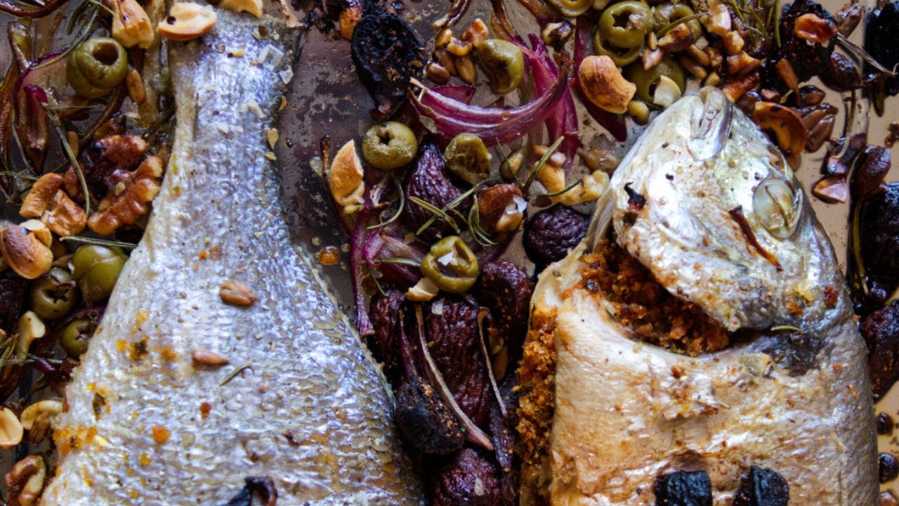 Pescado al Horno (Easy Roasted Fish Spanish-Style Recipe)