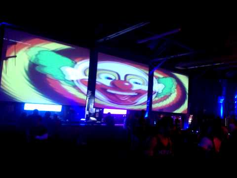 Lenny Dee vs Delirium @ CIRCUS Mardi Gras Massive