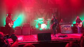 Blackberry Smoke: Let Me Help You (Find The Door) LIVE [Better Quality]