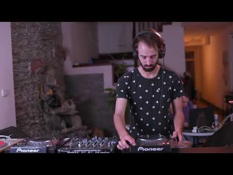 Techno Artistry in Acid Layers: Dusan Nikolic's Electro Blend