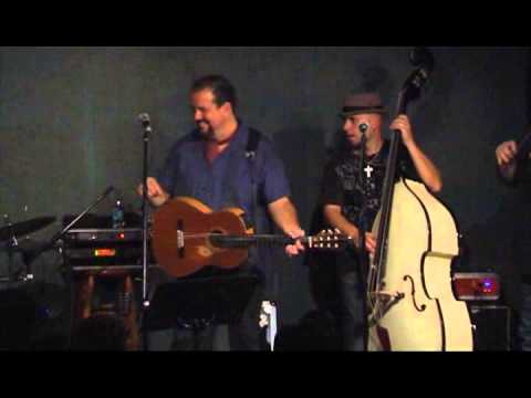 1025 004 Station Inn 03 22 2011 Raul Malo EP004