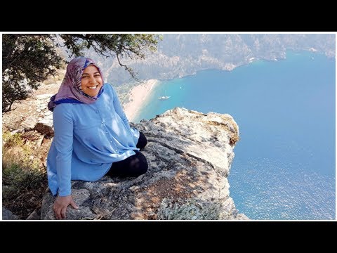 Sie war 7 Monate schwanger - Frau fällt nach diesem Foto von Steinen