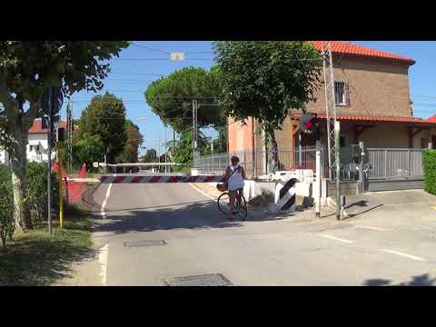 Passaggio a livello di via dei Mille - Igea Marina (RN) / Level Crossing / Bahnübergang /  道口