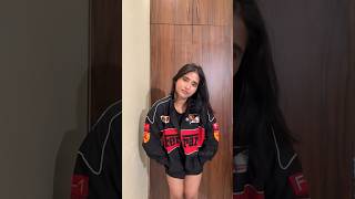 Download lagu Black Ferrari F1 Vintage Racing Jacket🥼#fashion #ferrariracing #automobile #love #f1 #trending mp3