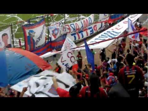 "Cerro Porteño - en el 90`vos no te la bancaste %879. (video oficial 2011).MOV" Barra: La Plaza y Comando • Club: Cerro Porteño