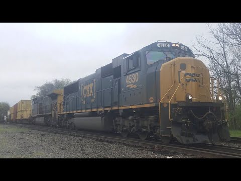 CSX 4530 leads Q007 through Terre Haute, IN