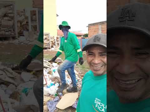 HOJE É SÓ AGRADECER A DEUS POR MAIS ESTE DIA DE TRABALHO ESTAMOS AQUI PEGADO NA RECICLAGEM COM FE .