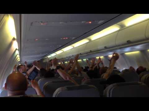 Wolsburg-Napoli                In aereo Cori contro l'autista...