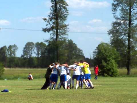 LZS Stare Budkowice . Radość po zwycięstwie z Swornicą Czarnowąsy