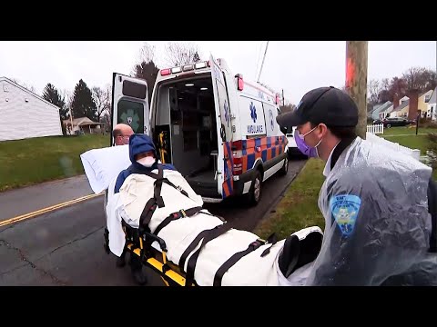 COVID-19と戦う救急隊員との一日 (A Day With the Paramedics Fighting COVID-19)