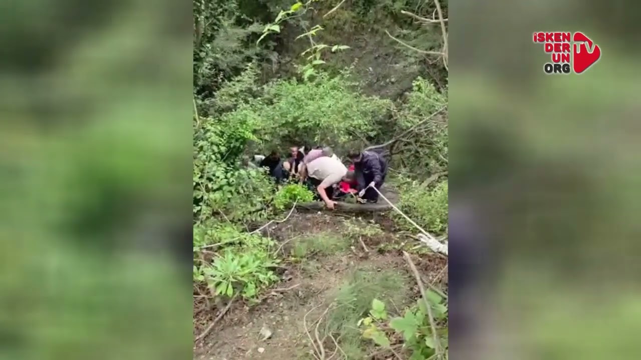 Erzin’de Otomobil Şarampole Yuvarlandı, 2 Yaralı