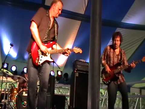 Albert Cummings "Blues Makes Me Feel So Good"