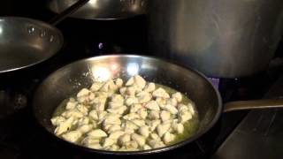 preview picture of video 'Tampa Bay's Best Dish: Lump Crab Linguini'