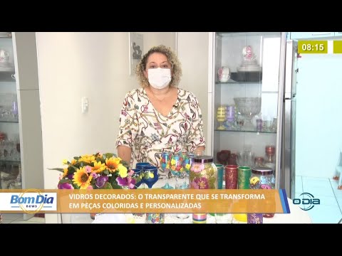 Empreendedora faz decorações coloridas e personalizadas em vidro, transformando peças 20 07 2021
