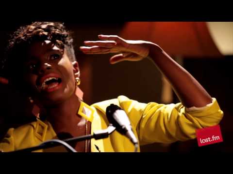 Ragtop Car - Noisettes